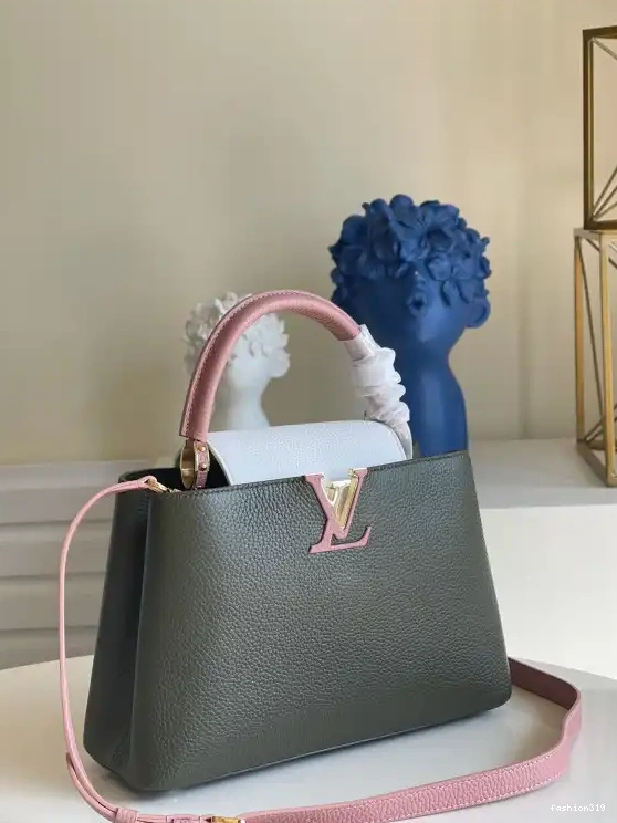 CAPUCINES VUITTON LOUIS BB 0402